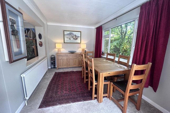1, Akehurst Close, Crawley photo 4