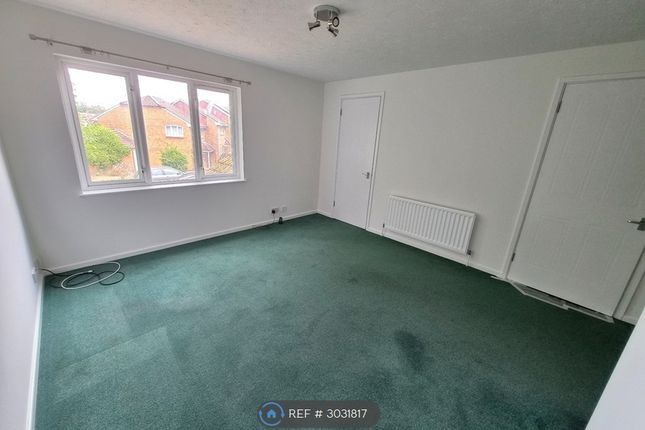 Jessett Drive, Church Crookham, Fleet photo 3