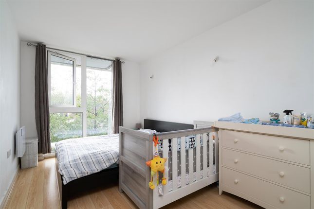 Flat for sale in Blake Apartments, New River Village, Hornsey