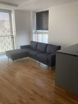 Lounge 1.Jpg