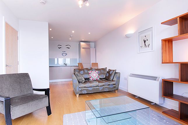 Thumbnail Flat to rent in Spencer Way, London
