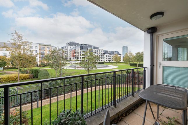 Flat for sale in Imperial Crescent, London