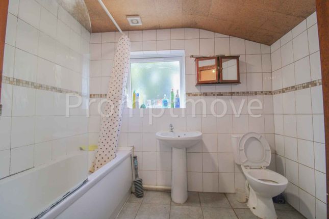 Property for sale in Dallow Road, Luton