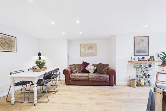 1-bed flat on Flat 2, 1 South Side Tottenham Green East, London, £360,000
