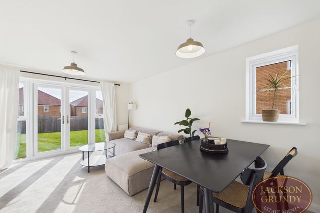 21, Kipling Way, Northampton photo 3