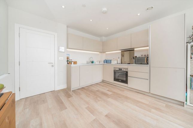 30 Weavers Court, 13A, Montmorency Gardens, London photo 3
