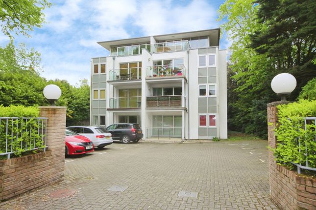 Flat for sale in Chine Crescent Road, Bournemouth