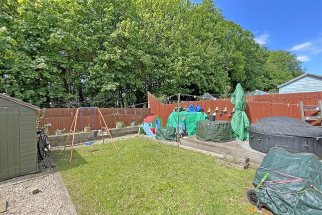 34, Highland Park, Cullompton photo 3