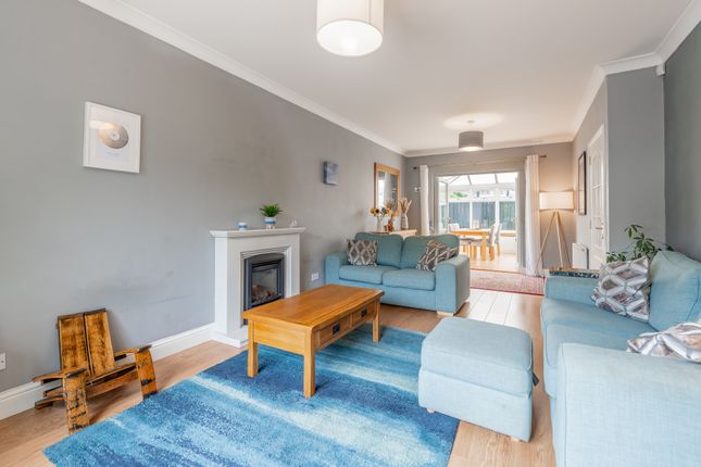 2 Cromarty Avenue, Glasgow photo 3