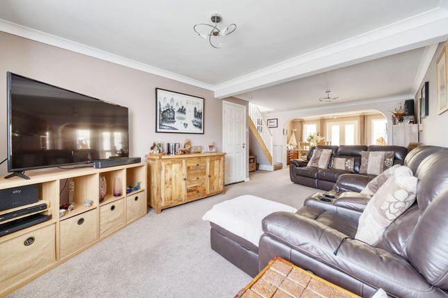 46 Chichester Way, Chichester photo 3