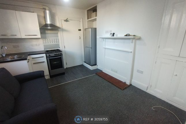 Ground Floor Flat Tenement, Albert Road, Plymouth photo 3