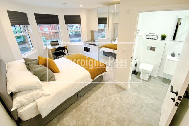 Room A, Aldershot photo 3
