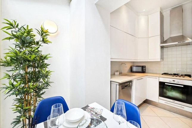 Flat 1, 15-17 W Eaton Pl,, West Eaton Place, London photo 4