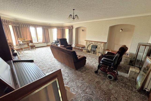 1 , Golden Knowes Court, Banff photo 2