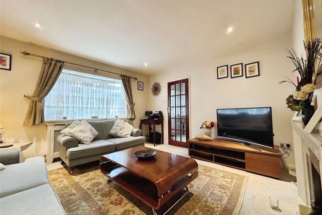19, Spring Avenue, Surrey photo 5