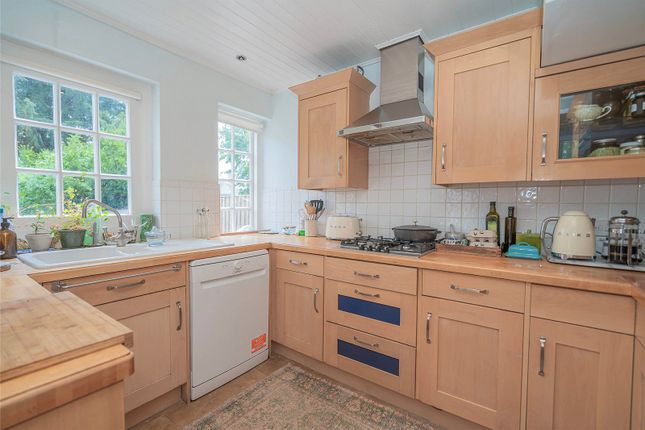 48, Cascade Avenue, London photo 4