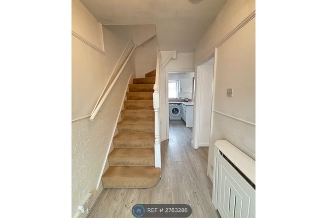 Marlow Drive, Cheam, Sutton photo 4