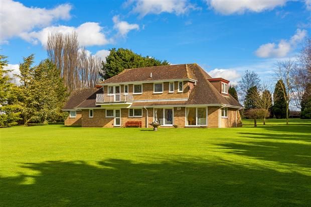 Image of West Point, Higham Road, Stanwick, Wellingborough, NN9 6QF