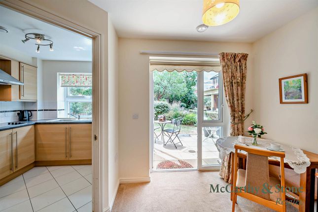 9 Dukes Court, Bulford, Wellington photo 4