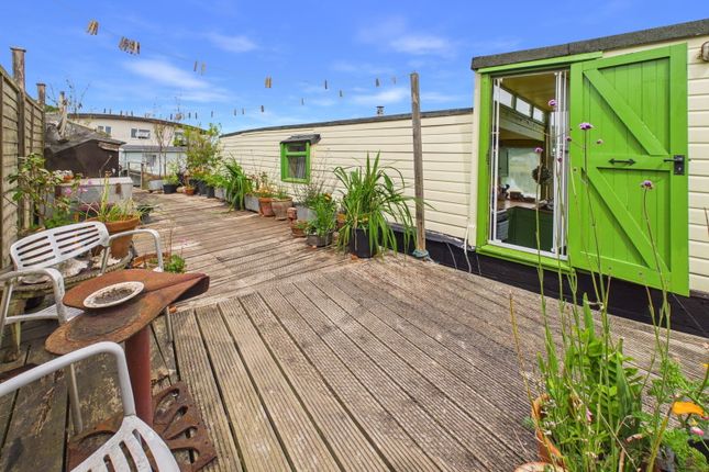 4b, Riverbank, Shoreham-by-sea photo 4