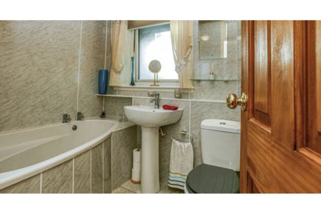 Flat for sale in Stronsay Drive, Aberdeen