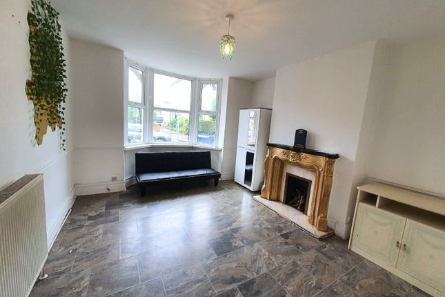 Thumbnail Flat to rent in Flat 1, Queens Road, Doncaster