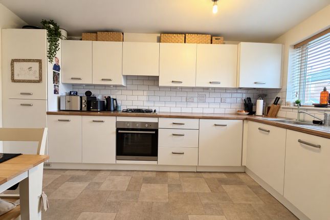 9, Kirkfields, Durham photo 4