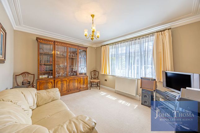 1, Chigwell Park Drive, Chigwell photo 4