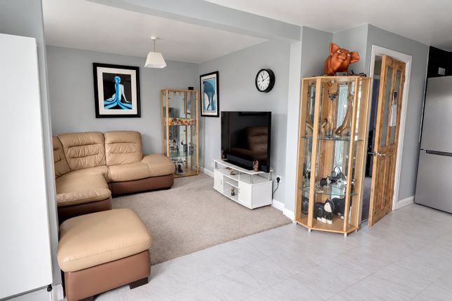 25, Roydon Lane, Launceston photo 4