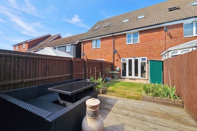 7 Olive Way, Bury St. Edmunds photo 2