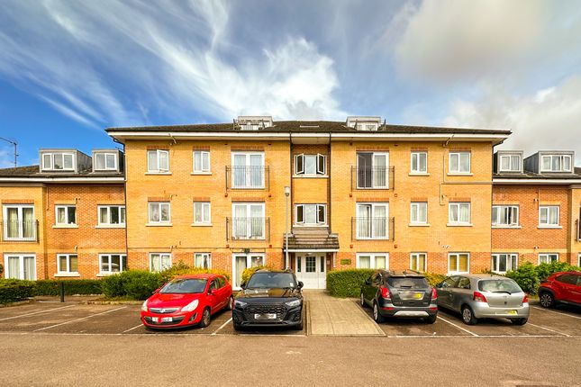 Thumbnail Flat to rent in 42 Loweswater Close, Watford, Watford