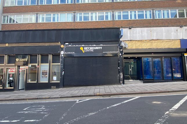 Thumbnail Retail premises to let in 17 King Street, Luton, Bedfordshire
