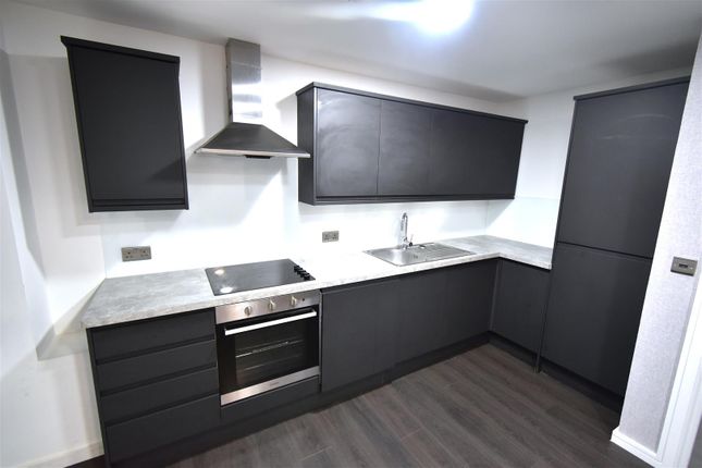 20 Forest Road, Feltham photo 3