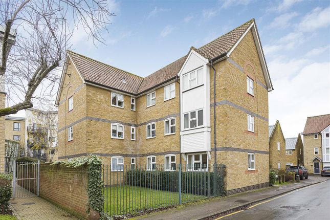 Thumbnail Flat for sale in Priory Court, Priory Street, Hertford