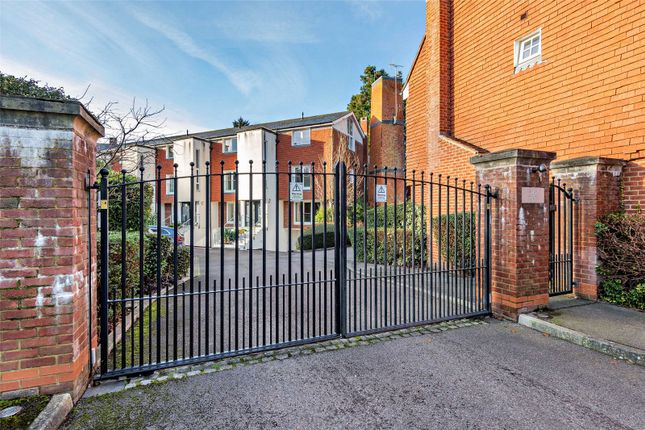 2, Swan Place, Kent photo 3