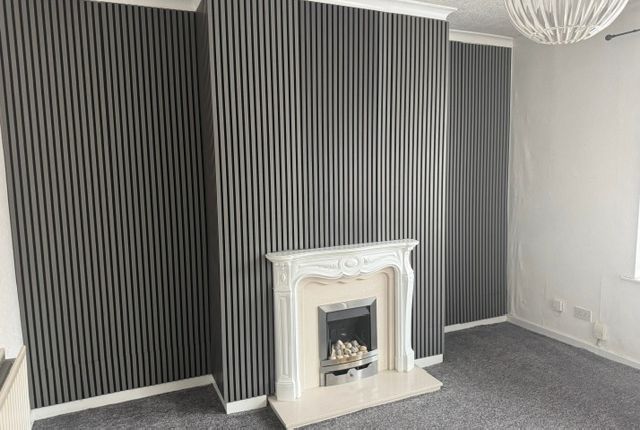 8, Crossley Street, Oldham photo 2