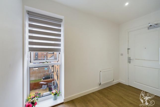 Flat for sale in Falcon Way, South Ockendon