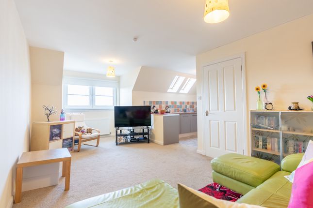 Flat 5, 4 Eden Court, Airdrie photo 2