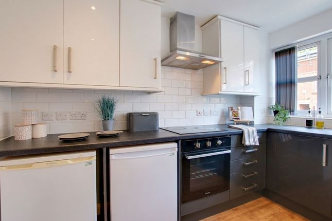 19 Blue Fox Close, Leicester photo 3