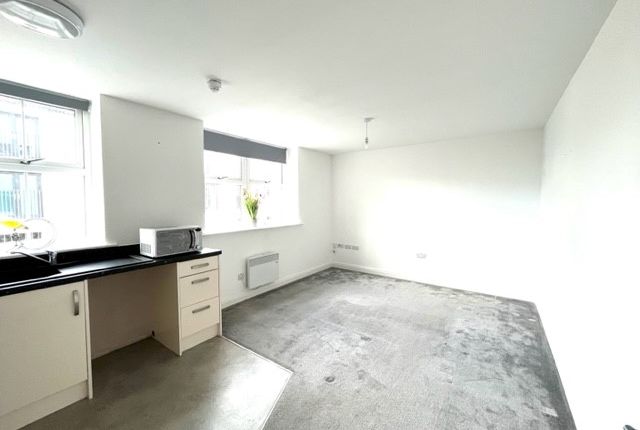 Flat 10, Barnoldswick photo 2