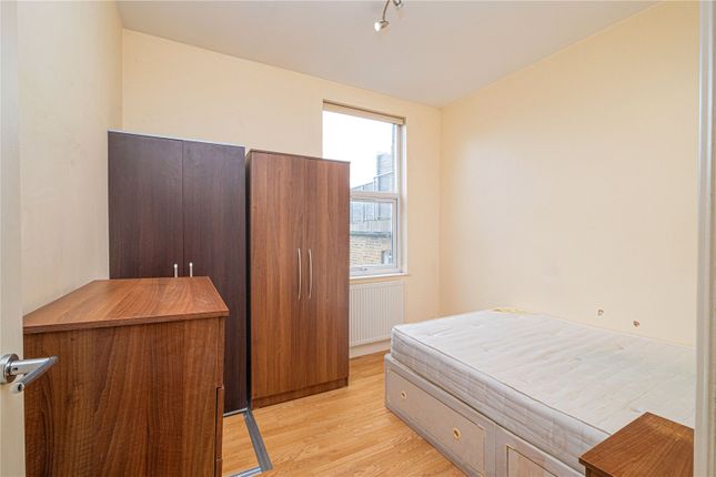 Flat to rent in Fairbridge Road, Archway, London