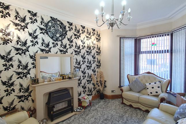 102, Arncliffe Terrace, Bradford photo 2