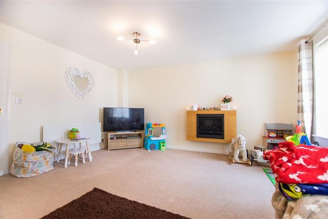 82, Bridgend photo 2