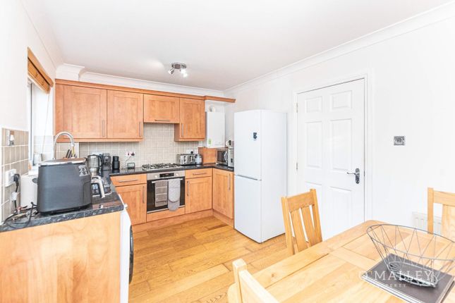 29, Moubray Gardens, Cambus photo 4