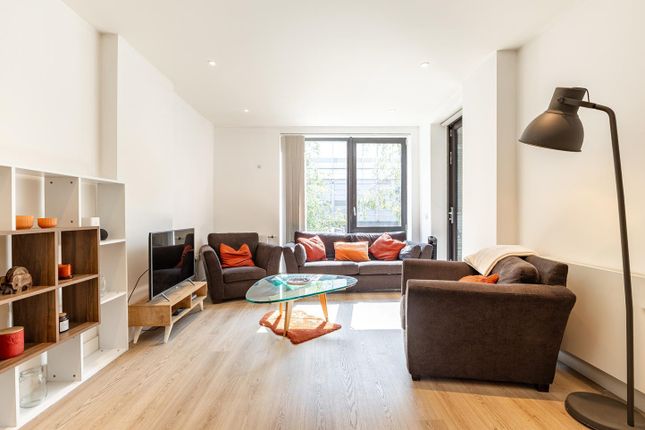 Flat for sale in Glass Blowers House, 15 Valencia Close, Poplar