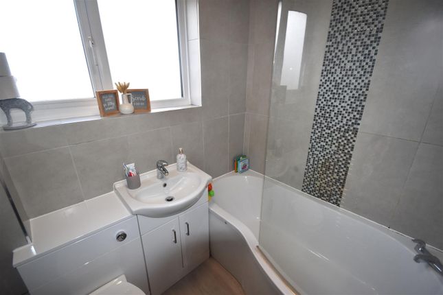 29, Manor Road, Goole photo 3