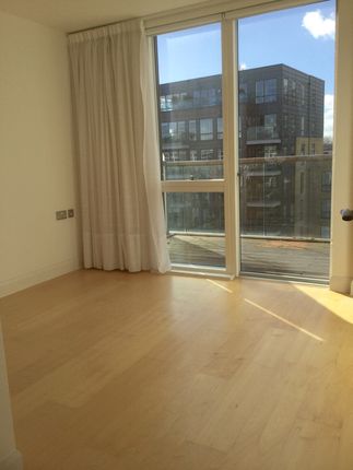 Thumbnail Flat to rent in Canal Wharf, Kingsland Road, Hackney