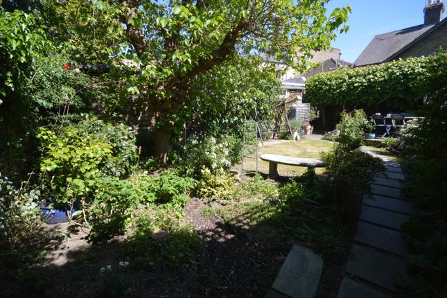 Riverside Cottage, Thames Street, Sunbury-on-Thames photo 2