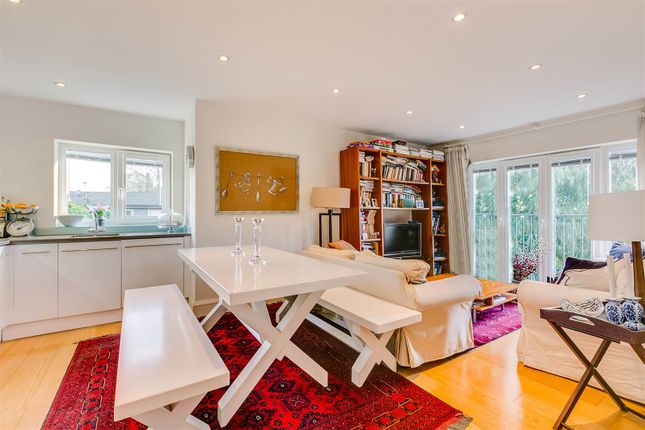 Thumbnail Flat for sale in Lancaster Court, Chiswick
