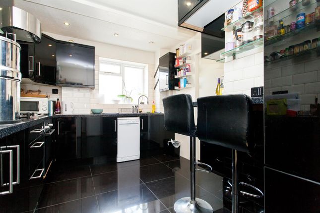 235, Corfield Street, London photo 4